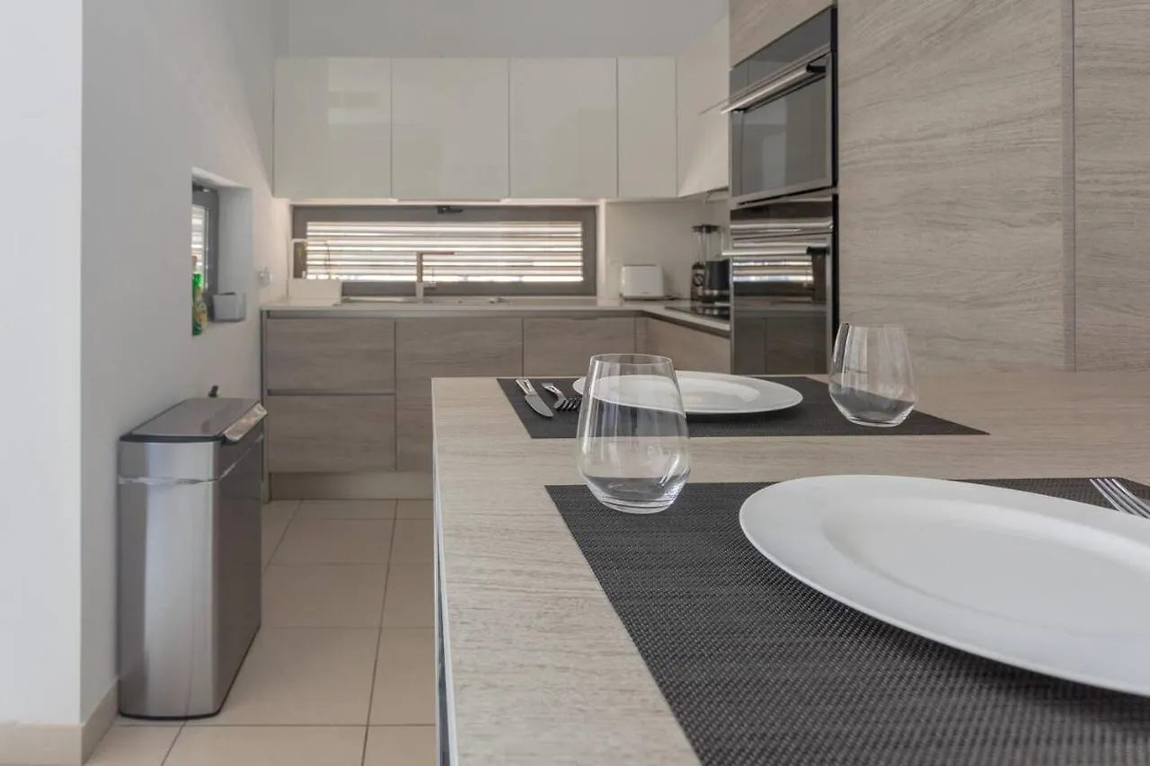 Portomaso - Modern Duplex Apartment