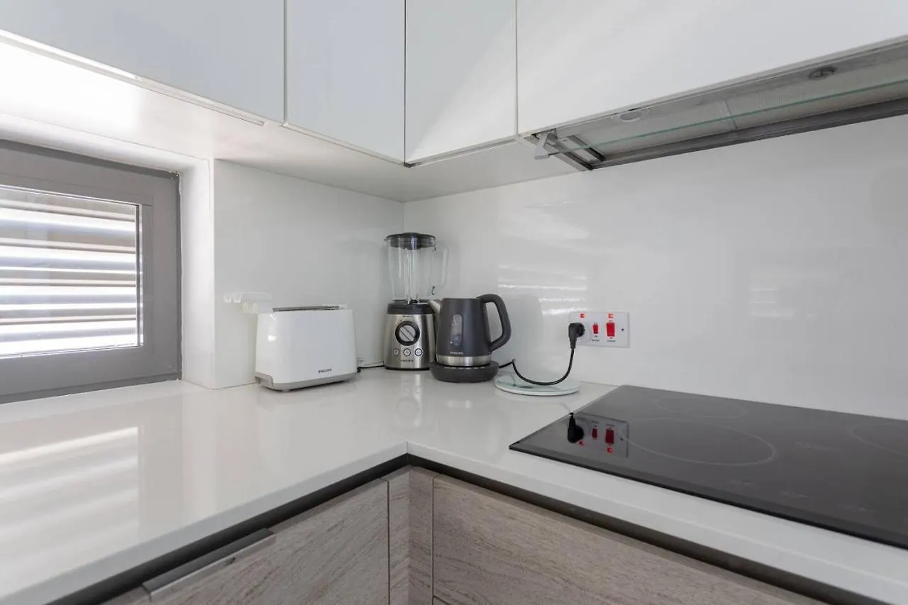 Portomaso - Modern Duplex Apartment