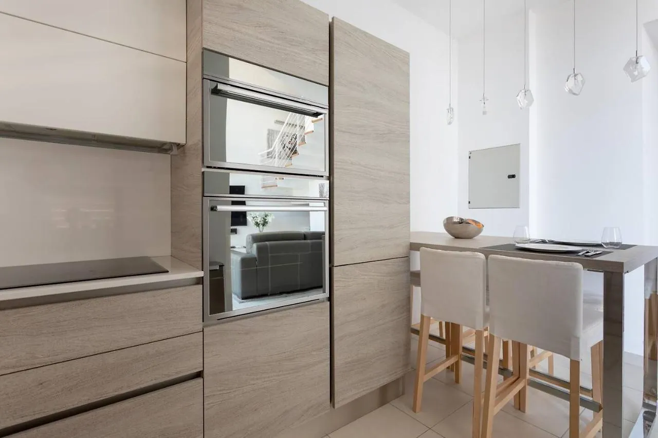 Portomaso - Modern Duplex Apartment
