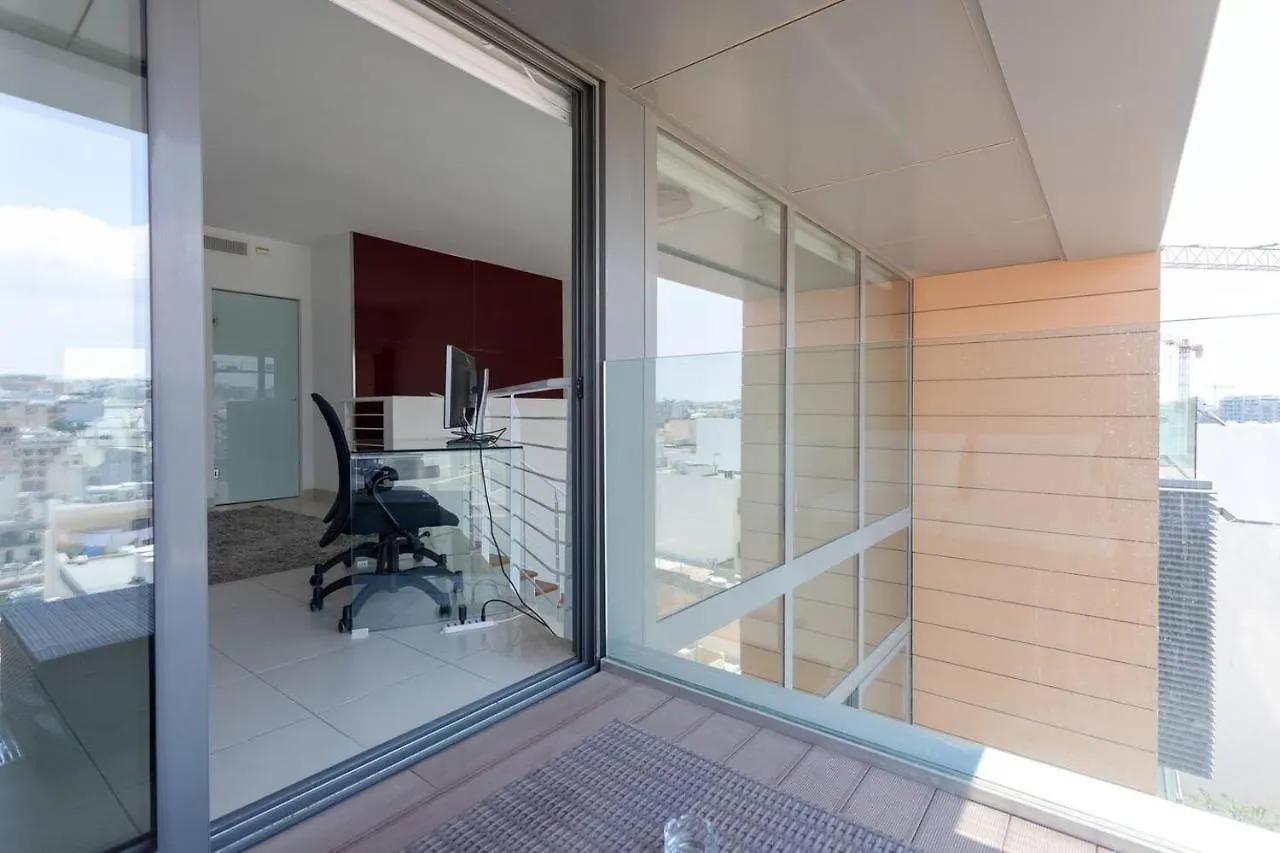 Portomaso - Modern Duplex Apartment Malta