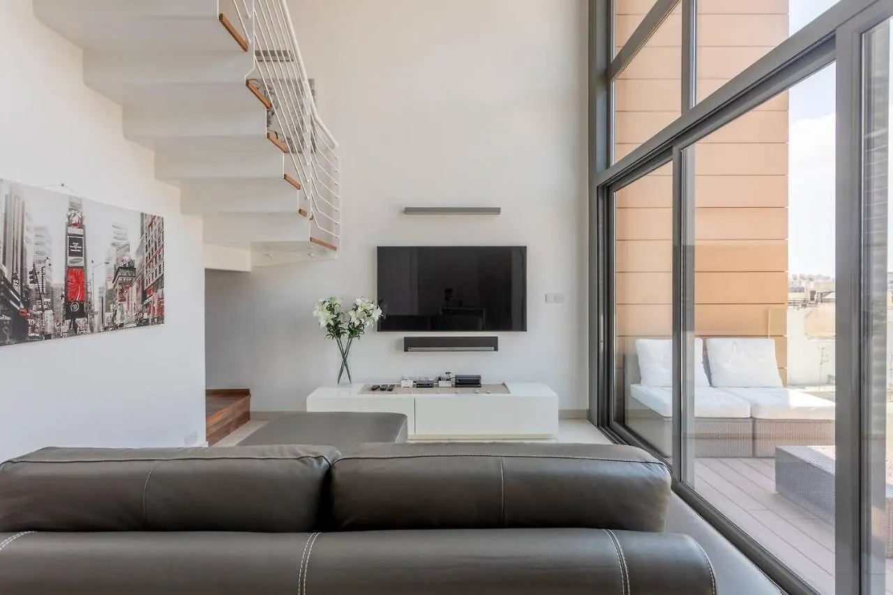 Portomaso - Modern Duplex Apartment